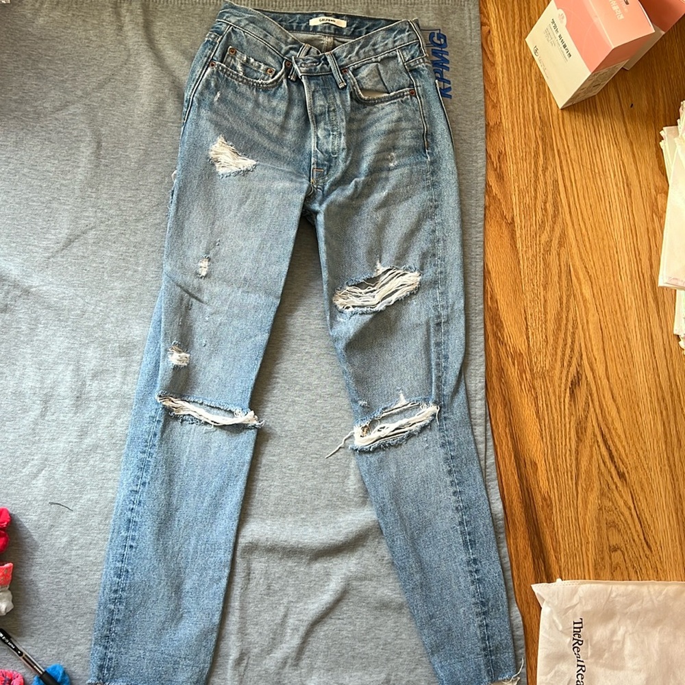 GRLFRND denim - ‘Karolina’ high rise skinny-jean with butt-slit. Size 25